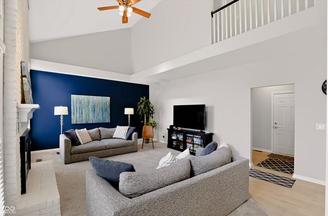 8838 Pin Oak Drive, Zionsville, IN 46077