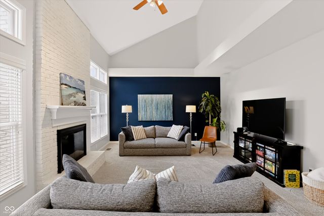 8838 Pin Oak Drive, Zionsville, IN 46077