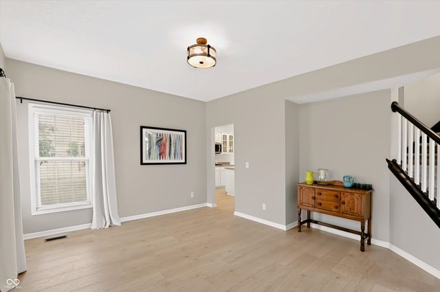 8838 Pin Oak Drive, Zionsville, IN 46077