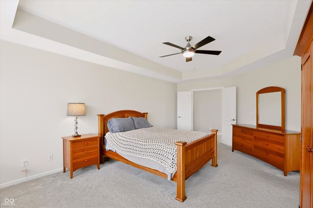 8838 Pin Oak Drive, Zionsville, IN 46077