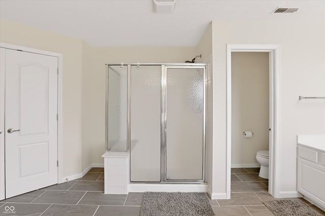 8838 Pin Oak Drive, Zionsville, IN 46077