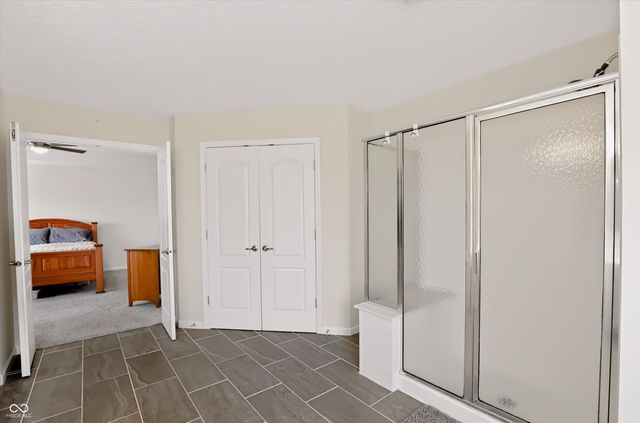 8838 Pin Oak Drive, Zionsville, IN 46077