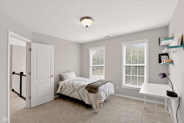 8838 Pin Oak Drive, Zionsville, IN 46077