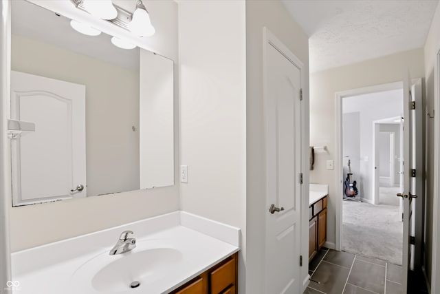 8838 Pin Oak Drive, Zionsville, IN 46077