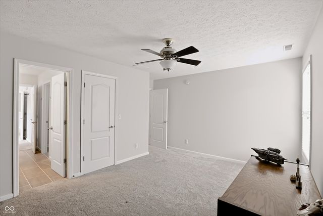 8838 Pin Oak Drive, Zionsville, IN 46077