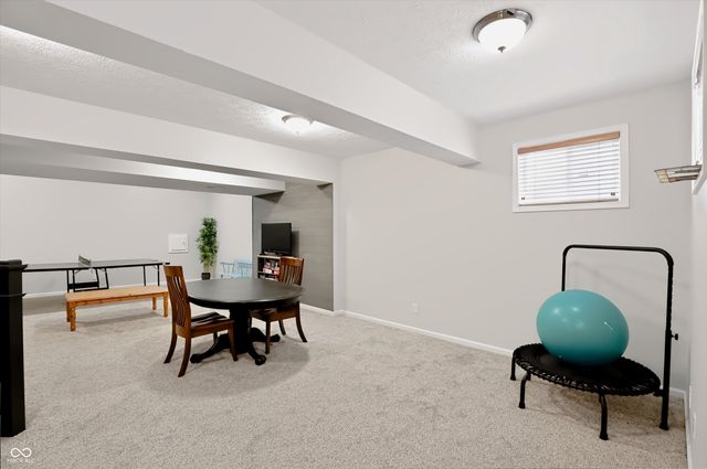 8838 Pin Oak Drive, Zionsville, IN 46077