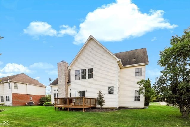 8838 Pin Oak Drive, Zionsville, IN 46077