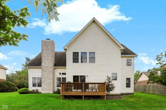8838 Pin Oak Drive, Zionsville, IN 46077