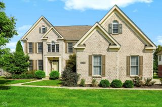 8838 Pin Oak Drive, Zionsville, IN 46077