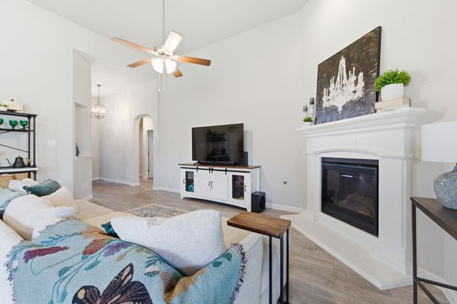 528 Pendennis Drive, Saginaw, TX 76131