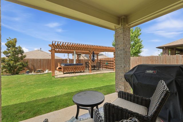 528 Pendennis Drive, Saginaw, TX 76131
