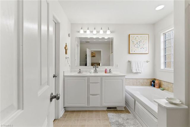 126 Donnell Court, Lexington, NC 27295