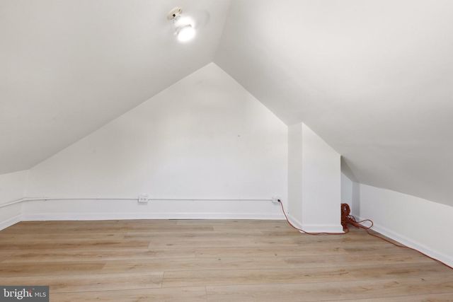 216 BARCLAY ST, Burlington, NJ 08016