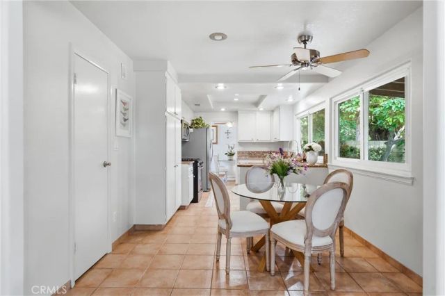 5872 Meadowbrook Drive, Huntington Beach, CA 92649
