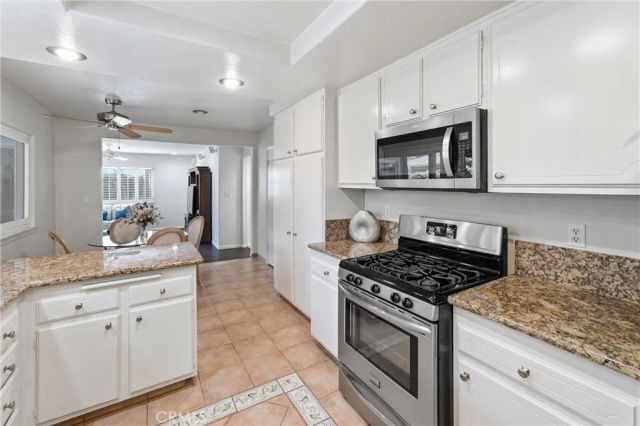 5872 Meadowbrook Drive, Huntington Beach, CA 92649