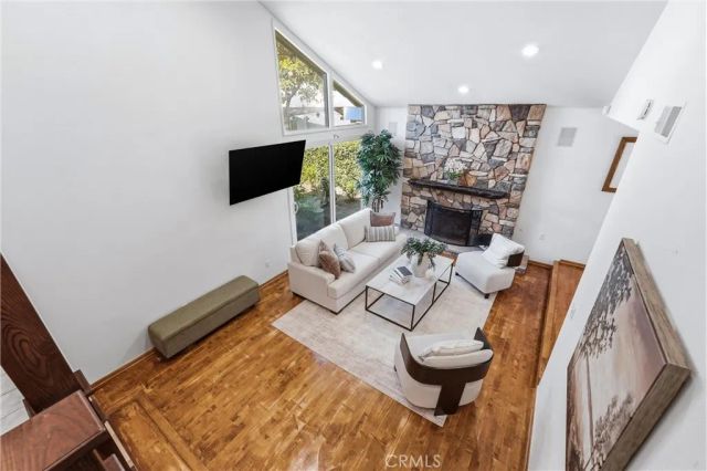 5872 Meadowbrook Drive, Huntington Beach, CA 92649