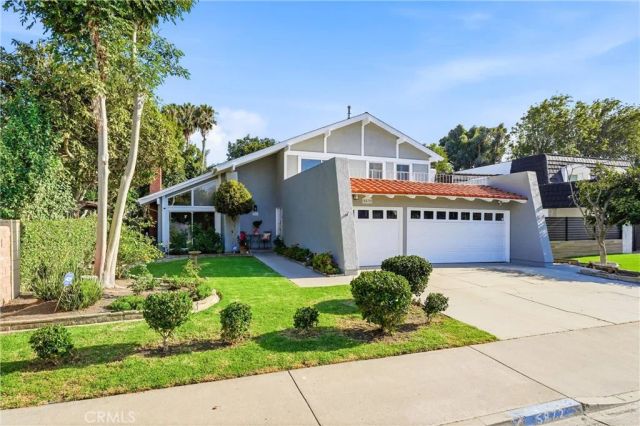 5872 Meadowbrook Drive, Huntington Beach, CA 92649