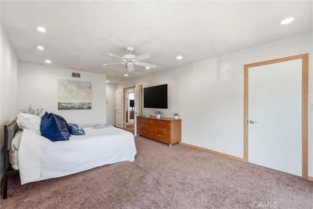 5872 Meadowbrook Drive, Huntington Beach, CA 92649