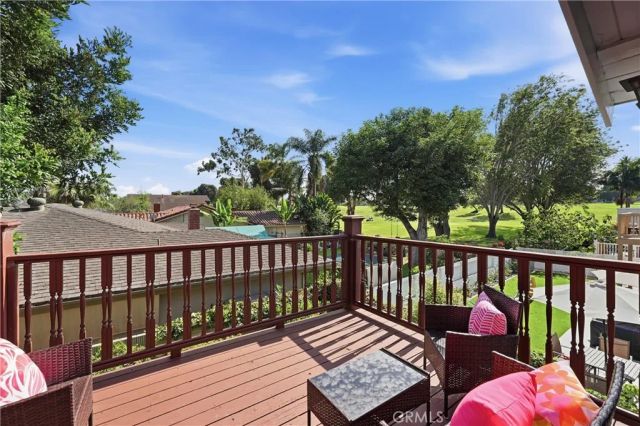 5872 Meadowbrook Drive, Huntington Beach, CA 92649