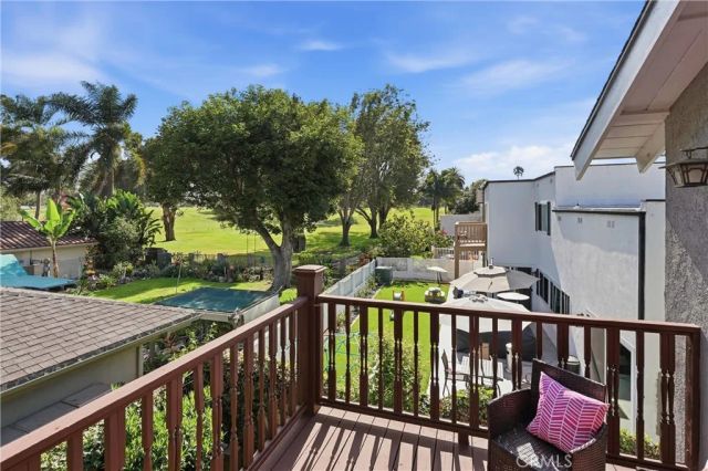 5872 Meadowbrook Drive, Huntington Beach, CA 92649