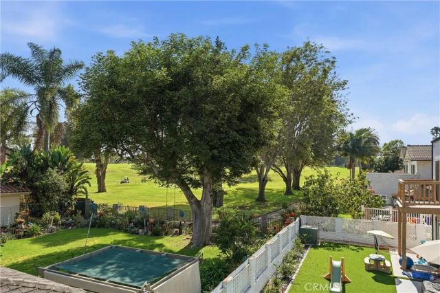5872 Meadowbrook Drive, Huntington Beach, CA 92649