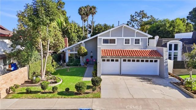 5872 Meadowbrook Drive, Huntington Beach, CA 92649