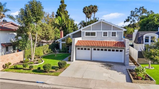 5872 Meadowbrook Drive, Huntington Beach, CA 92649