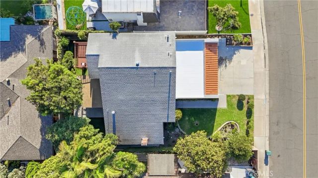 5872 Meadowbrook Drive, Huntington Beach, CA 92649