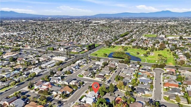 5872 Meadowbrook Drive, Huntington Beach, CA 92649