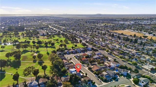 5872 Meadowbrook Drive, Huntington Beach, CA 92649