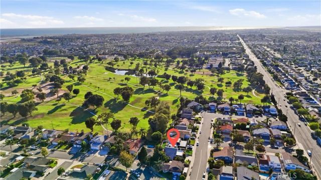 5872 Meadowbrook Drive, Huntington Beach, CA 92649