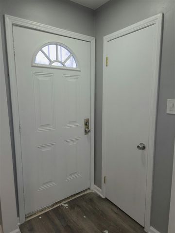 8254 Sussex Street, Detroit, MI 48228