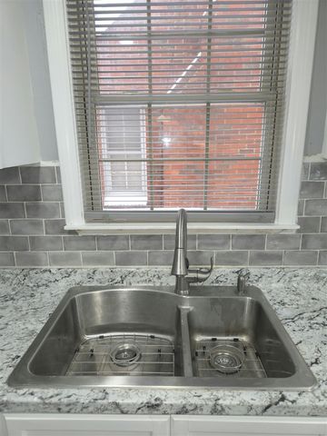 8254 Sussex Street, Detroit, MI 48228