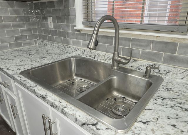 8254 Sussex Street, Detroit, MI 48228