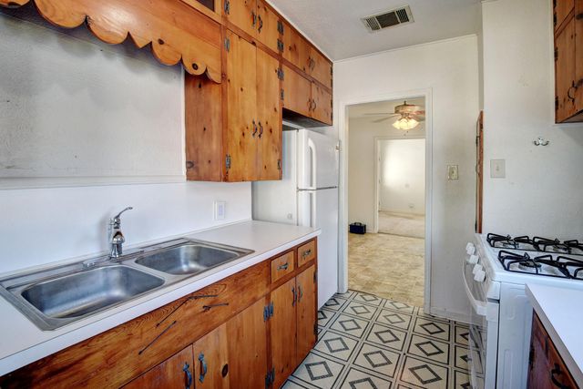 304 Cedar ST, Bastrop, TX 78602