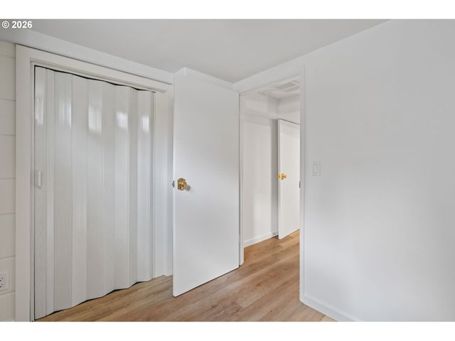 4275 Sw CRESTWOOD Dr, Portland, OR 97225