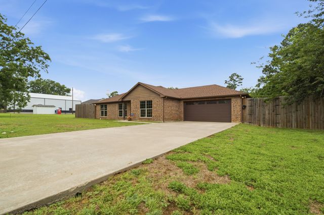 315 Stone Street, Collinsville, TX 76233