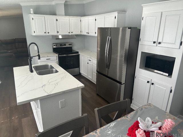 9727 Deer Run Ave, Zachary, LA 70791