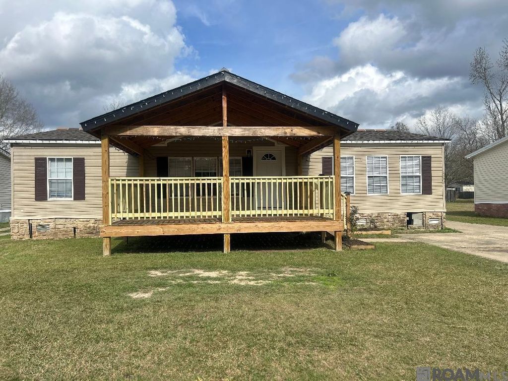 9727 Deer Run Ave, Zachary, LA 70791