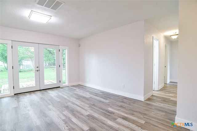 1225 W Coll Street, New Braunfels, TX 78130