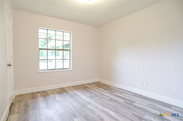 1225 W Coll Street, New Braunfels, TX 78130