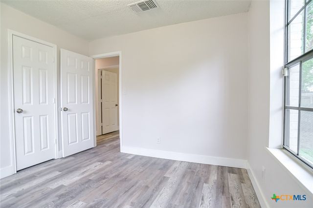 1225 W Coll Street, New Braunfels, TX 78130