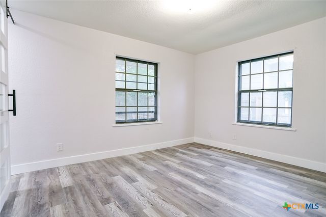 1225 W Coll Street, New Braunfels, TX 78130