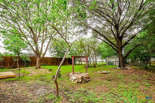 1225 W Coll Street, New Braunfels, TX 78130