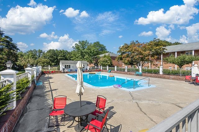 91 Pleasant St C11, Medfield, MA 02052