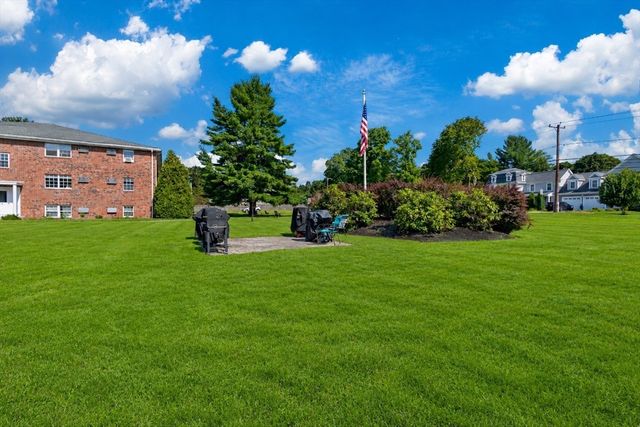 91 Pleasant St C11, Medfield, MA 02052