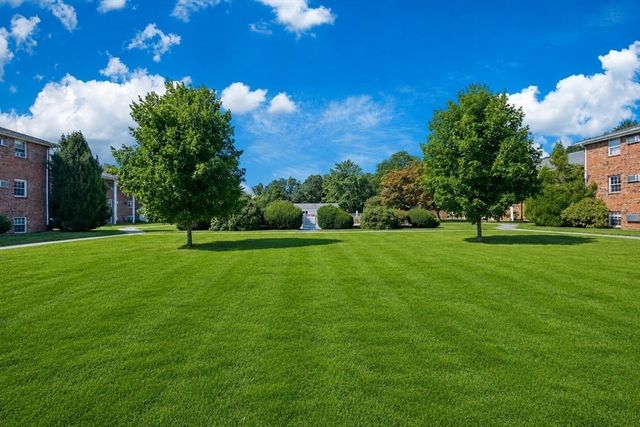91 Pleasant St C11, Medfield, MA 02052