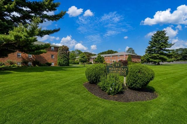 91 Pleasant St C11, Medfield, MA 02052