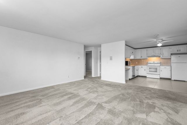 91 Pleasant St C11, Medfield, MA 02052