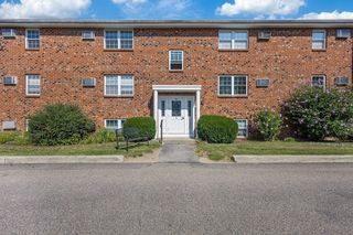 91 Pleasant St C11, Medfield, MA 02052